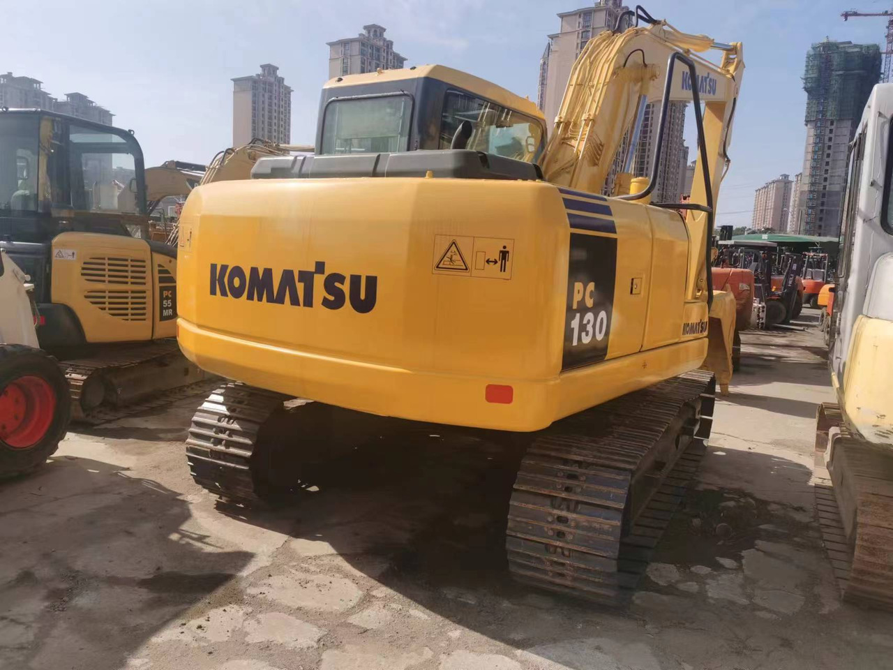 KOMATSU PC130-7 - Гусеничный экскаватор: фото 1 KOMATSU PC130-7 - Гусеничный экскаватор: фото 1