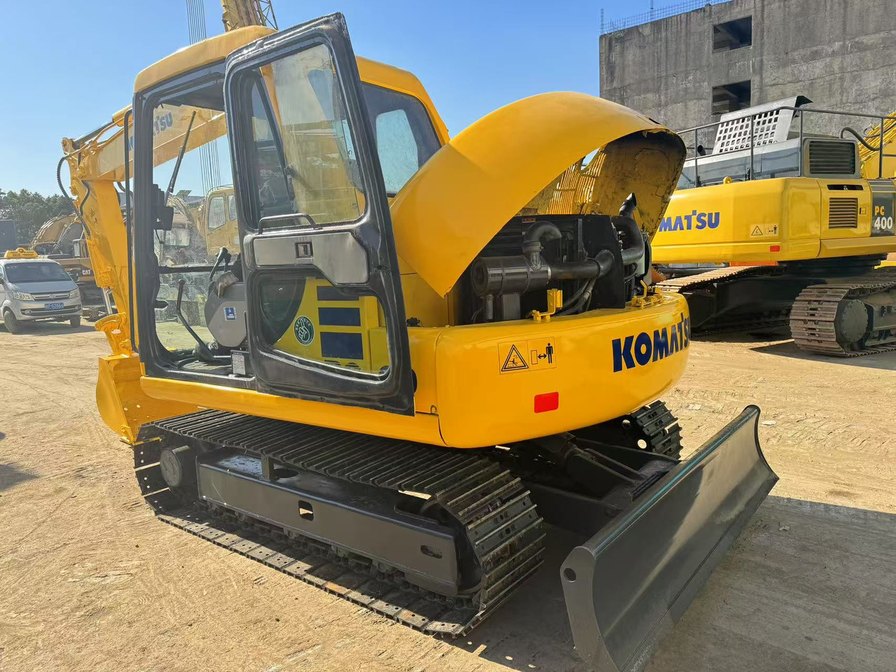 KOMATSU PC60-7 - Гусеничный экскаватор: фото 2 KOMATSU PC60-7 - Гусеничный экскаватор: фото 2