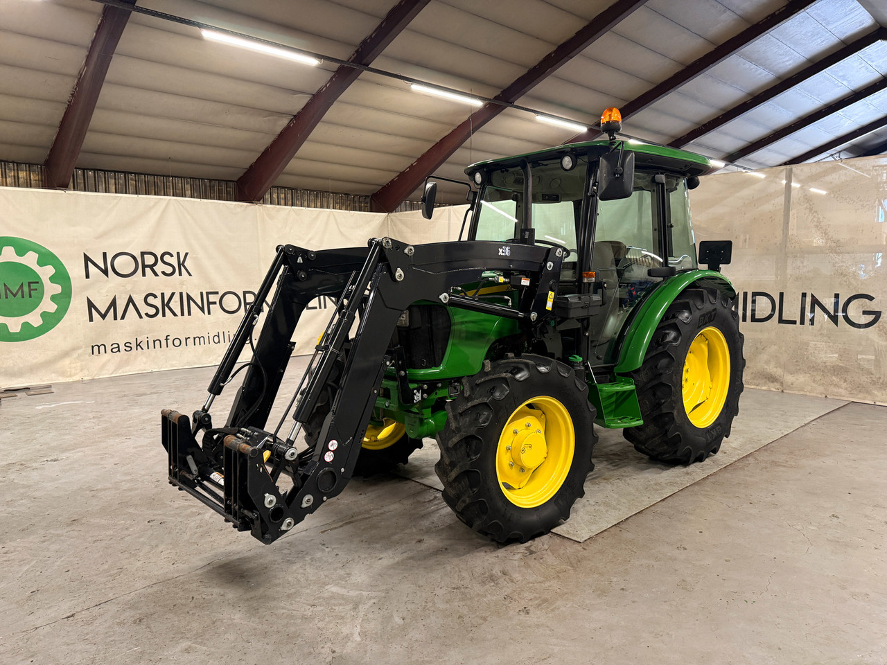 John Deere 5075E - Трактор: фото 1 John Deere 5075E - Трактор: фото 1