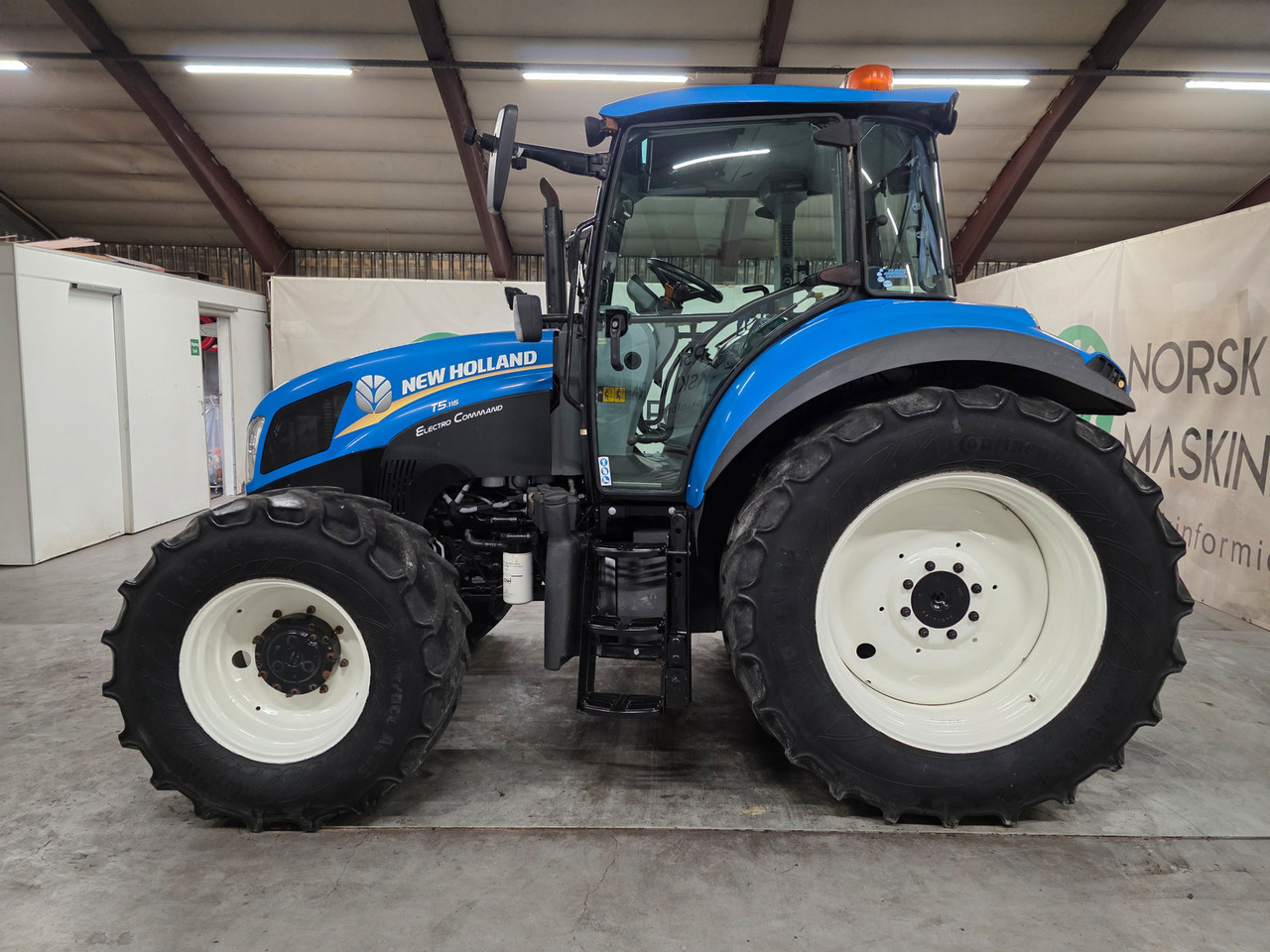 New Holland T5.115 EC - Трактор: фото 2 New Holland T5.115 EC - Трактор: фото 2