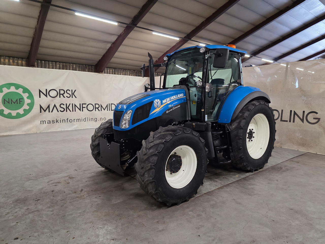 New Holland T5.115 EC - Трактор: фото 1 New Holland T5.115 EC - Трактор: фото 1