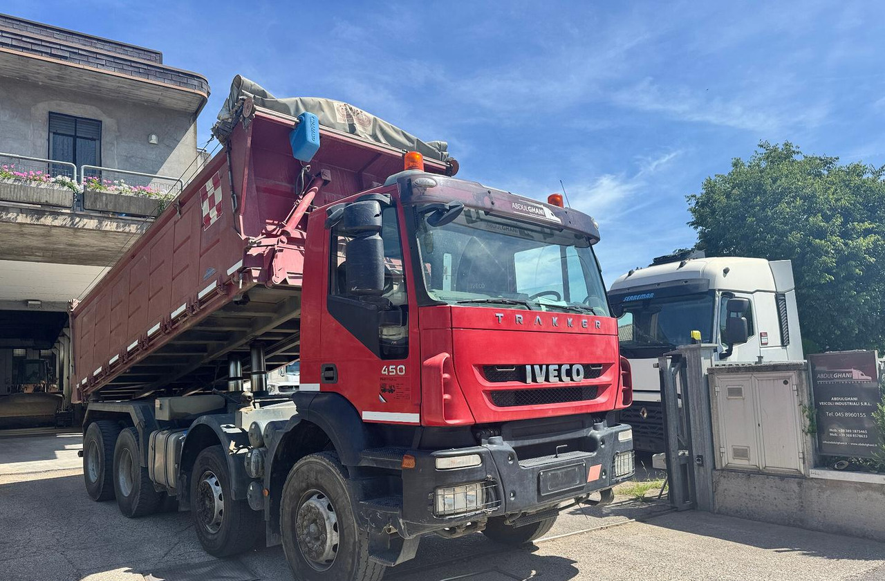 IVECO TRAKKER 450 RIBALTABILE 8X4 - Самосвал: фото 2 IVECO TRAKKER 450 RIBALTABILE 8X4 - Самосвал: фото 2