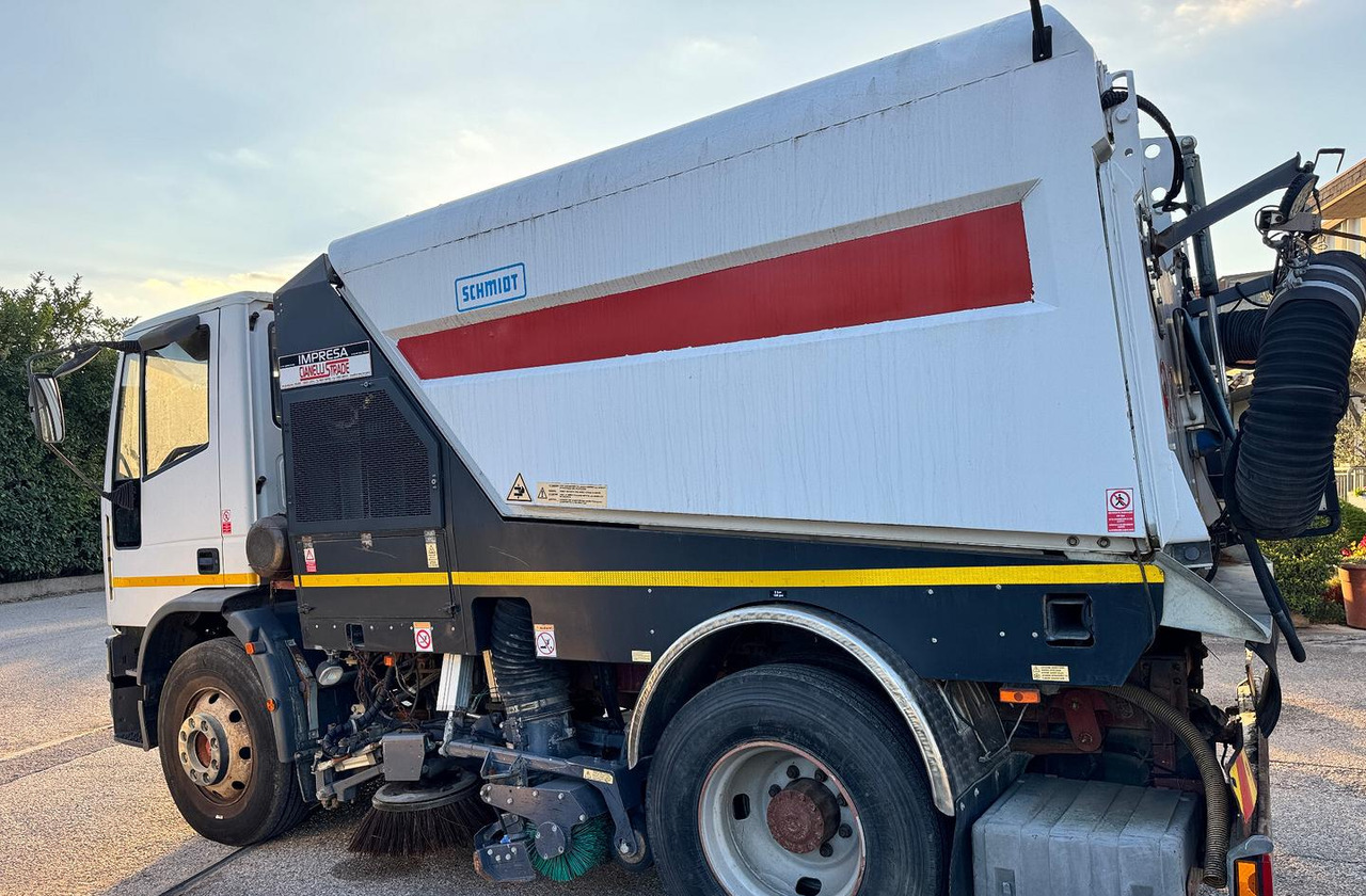 Iveco EuroCargo 150E18 spazzatrice - Подметально-уборочная машина: фото 5 Iveco EuroCargo 150E18 spazzatrice - Подметально-уборочная машина: фото 5