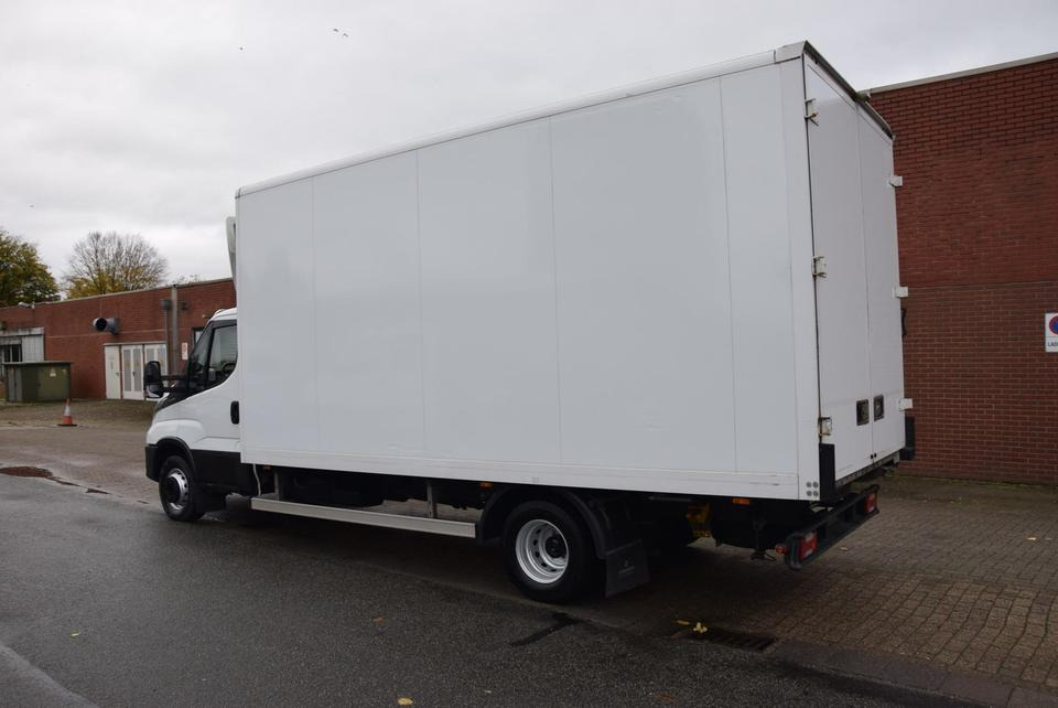 Iveco Daily 72 C18 Automatik Luftfederung Tempomat LED - Фургон с закрытым кузовом: фото 4 Iveco Daily 72 C18 Automatik Luftfederung Tempomat LED - Фургон с закрытым кузовом: фото 4