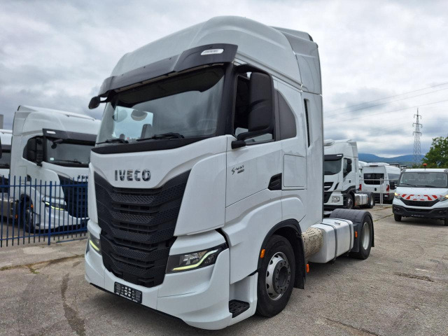 IVECO Massif ne postoji - Тягач: фото 1 IVECO Massif ne postoji - Тягач: фото 1
