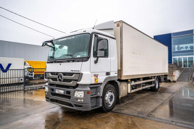 Mercedes ACTROS 1832-MP3+DHOLLANDIA 2.5T. - Грузовик с закрытым кузовом: фото 1 Mercedes ACTROS 1832-MP3+DHOLLANDIA 2.5T. - Грузовик с закрытым кузовом: фото 1