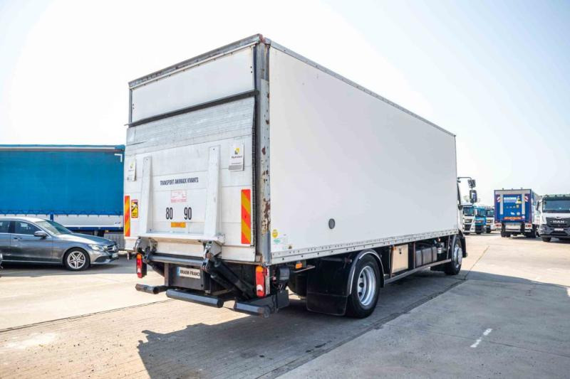 Renault MIDLUM 280DXI+POUSSIN/CHICKEN/KUIKEN/KÛKEN - Рефрижератор: фото 3 Renault MIDLUM 280DXI+POUSSIN/CHICKEN/KUIKEN/KÛKEN - Рефрижератор: фото 3