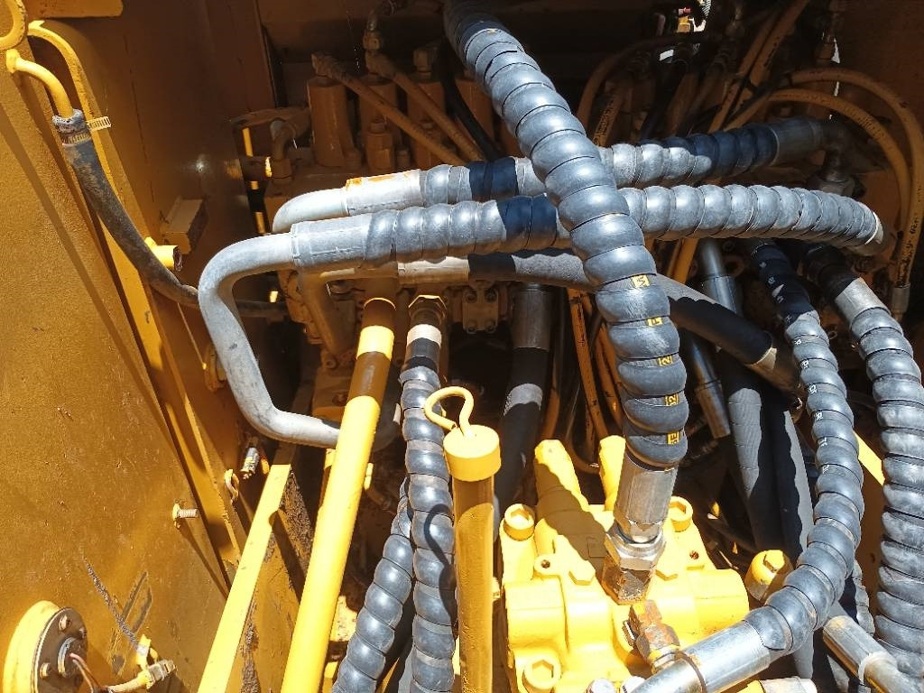 Гусеничный экскаватор CAT 320D2L: фото 10