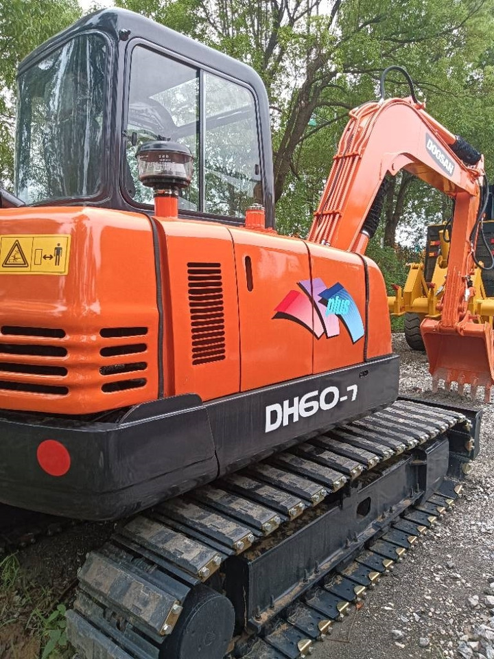 Doosan DH 60 - Гусеничный экскаватор: фото 5 Doosan DH 60 - Гусеничный экскаватор: фото 5