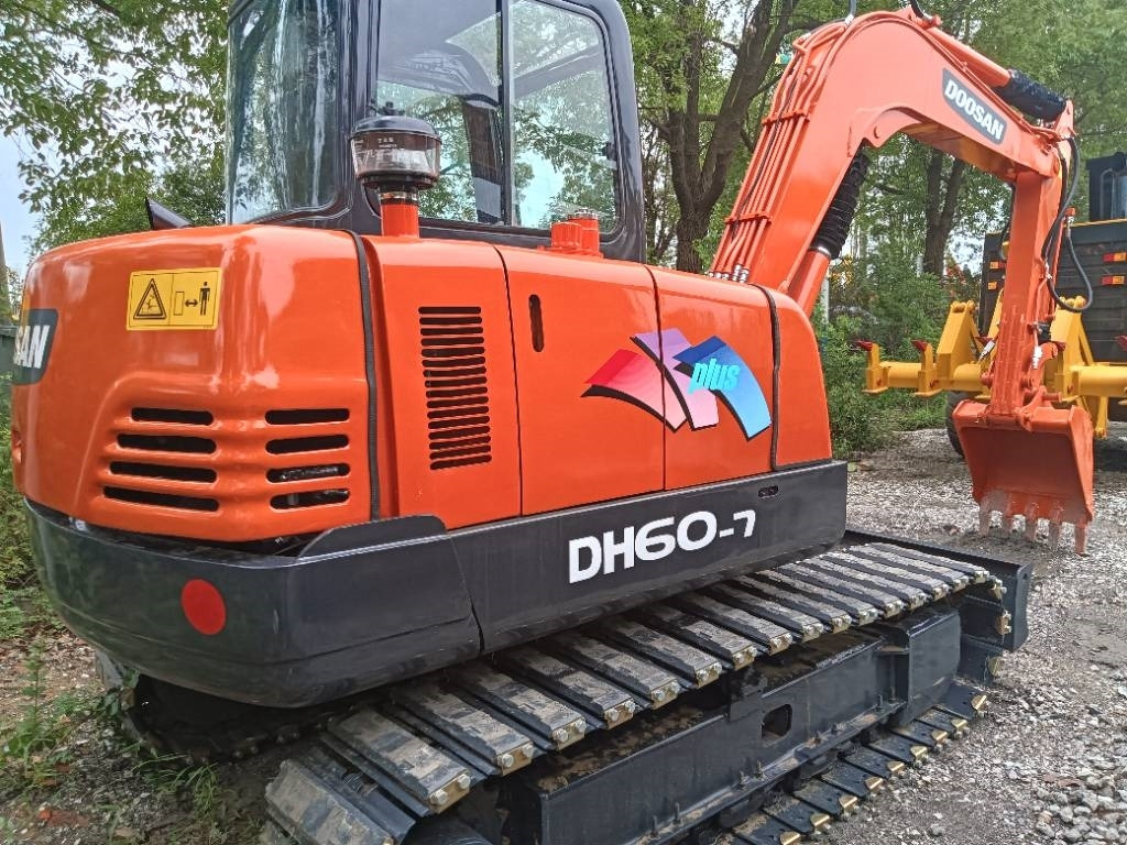 Doosan DH 60 - Гусеничный экскаватор: фото 4 Doosan DH 60 - Гусеничный экскаватор: фото 4