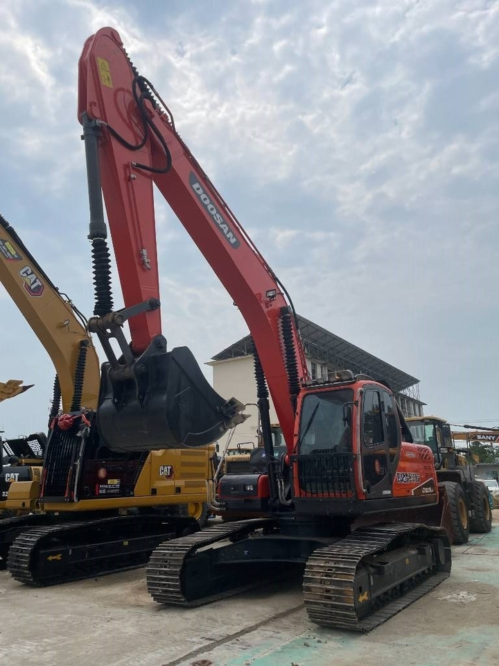 Doosan DX 225 LCA - Гусеничный экскаватор: фото 2 Doosan DX 225 LCA - Гусеничный экскаватор: фото 2