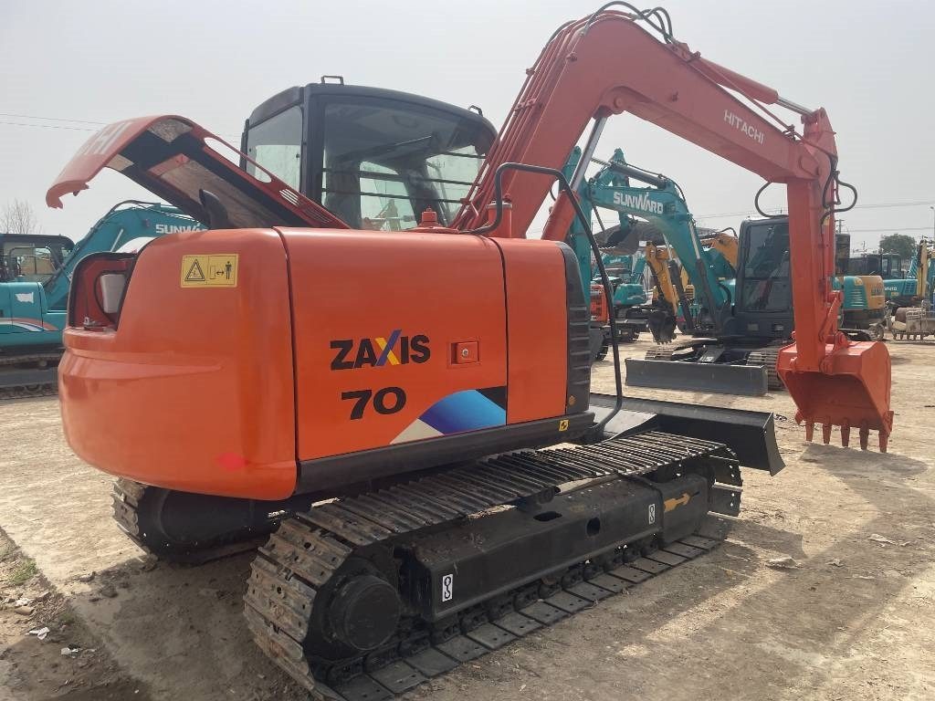 Hitachi ZX 70 - Гусеничный экскаватор: фото 4 Hitachi ZX 70 - Гусеничный экскаватор: фото 4
