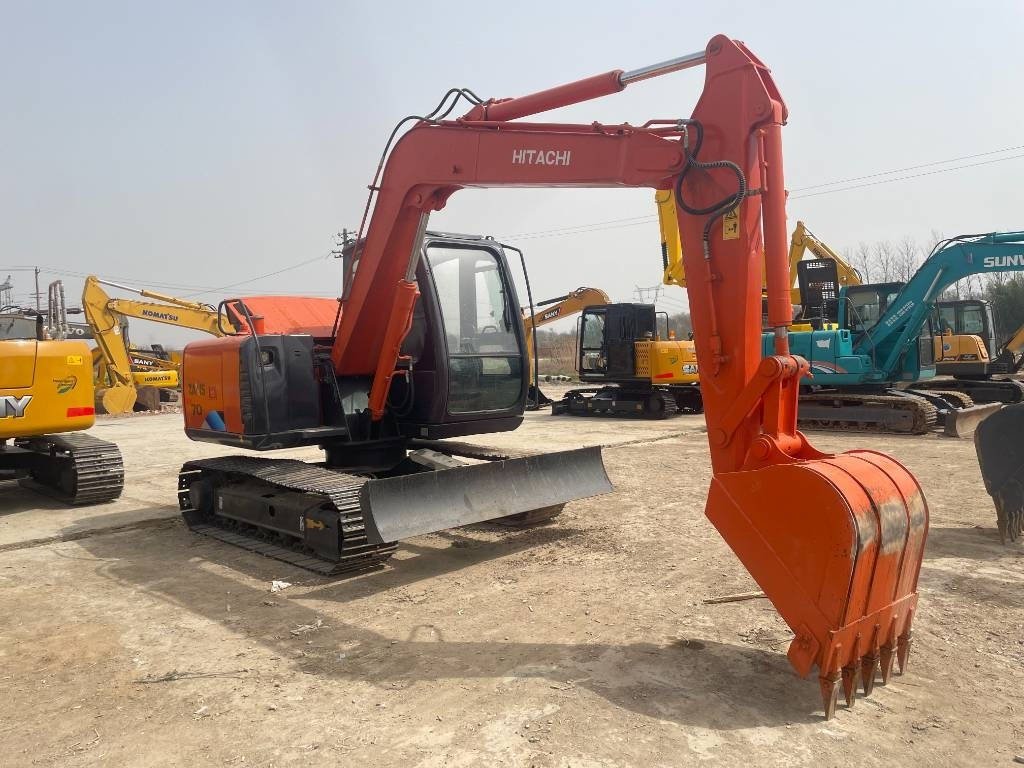 Hitachi ZX 70 - Гусеничный экскаватор: фото 3 Hitachi ZX 70 - Гусеничный экскаватор: фото 3