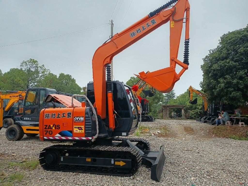 Hitachi ZX70 - Гусеничный экскаватор: фото 2 Hitachi ZX70 - Гусеничный экскаватор: фото 2