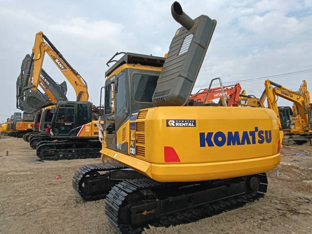 Komatsu PC 130 - Гусеничный экскаватор: фото 1 Komatsu PC 130 - Гусеничный экскаватор: фото 1