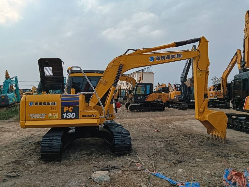 Komatsu PC 130 - Гусеничный экскаватор: фото 3 Komatsu PC 130 - Гусеничный экскаватор: фото 3