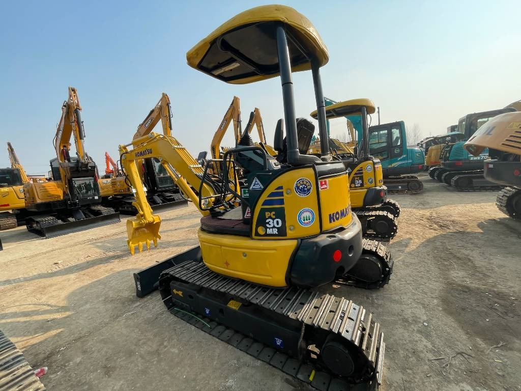 Komatsu PC 30 - Гусеничный экскаватор: фото 2 Komatsu PC 30 - Гусеничный экскаватор: фото 2