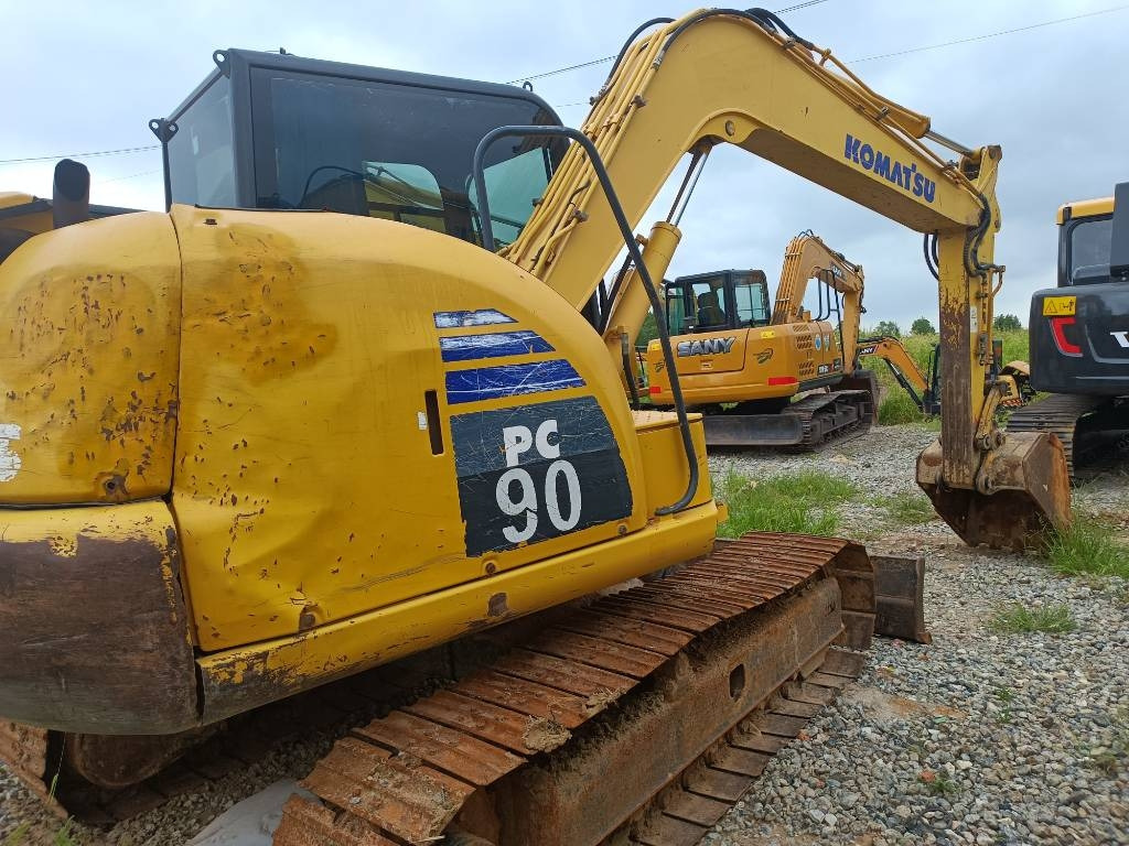 Komatsu PC 90 - Гусеничный экскаватор: фото 1 Komatsu PC 90 - Гусеничный экскаватор: фото 1