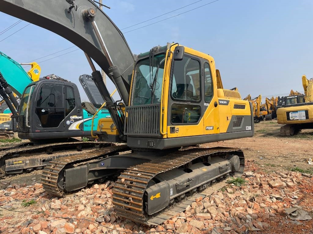 Volvo EC 200 - Гусеничный экскаватор: фото 1 Volvo EC 200 - Гусеничный экскаватор: фото 1