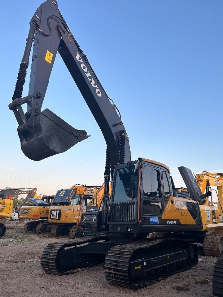 Volvo EC 210 - Гусеничный экскаватор: фото 1 Volvo EC 210 - Гусеничный экскаватор: фото 1
