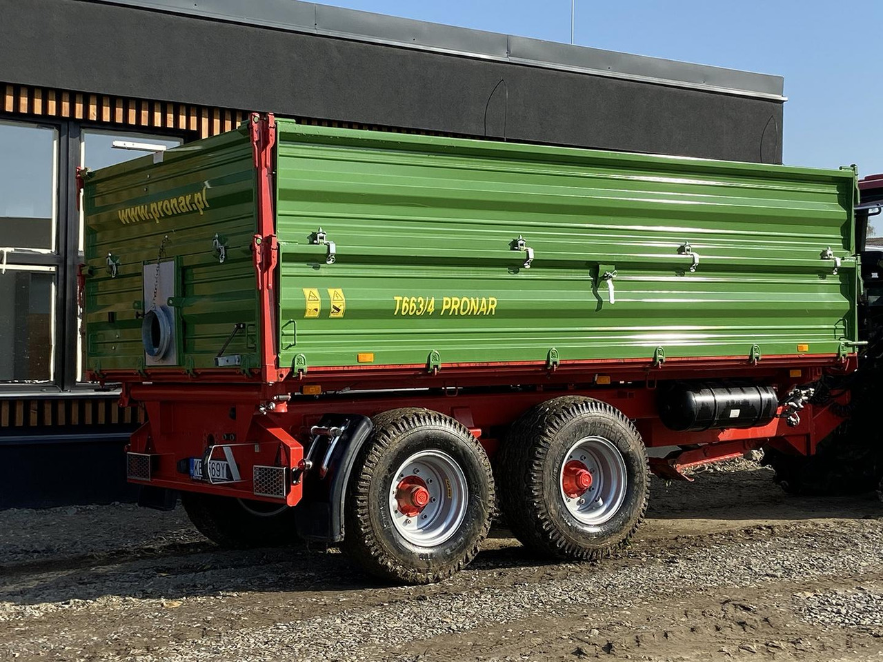 Pronar T, Traktorový náves + šnek, 663/4 - Сельскохозяйственный прицеп-самосвал: фото 2 Pronar T, Traktorový náves + šnek, 663/4 - Сельскохозяйственный прицеп-самосвал: фото 2