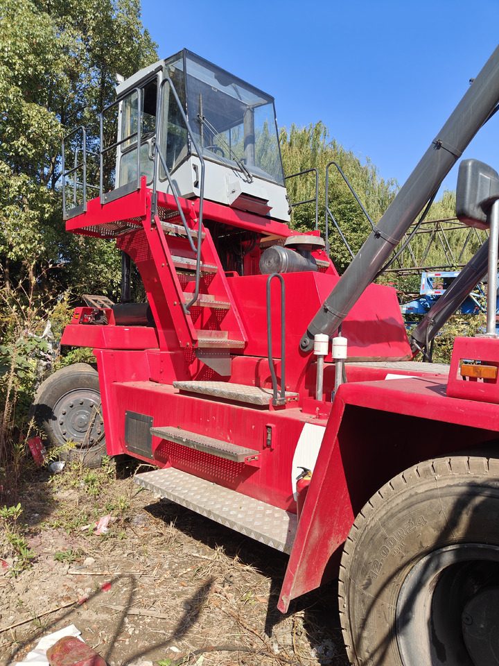 KALMAR DCE80 Used container handler DCE80-45E7 - Строительная техника: фото 5 KALMAR DCE80 Used container handler DCE80-45E7 - Строительная техника: фото 5