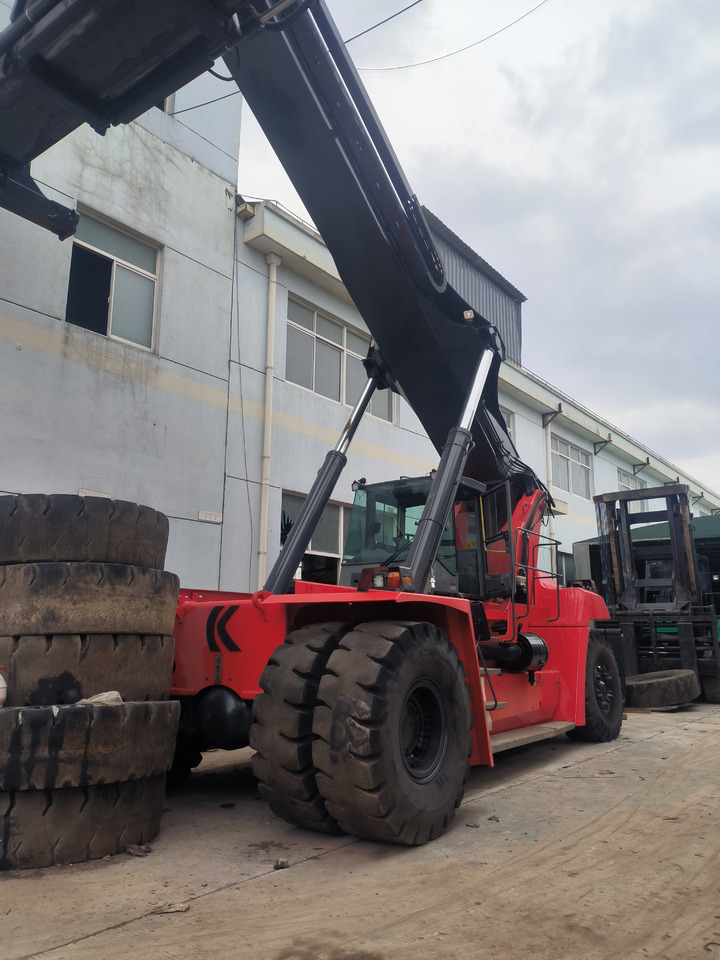 Kalmar DRF450 Used Reach stacker/Container forklift - Ричстакер: фото 4 Kalmar DRF450 Used Reach stacker/Container forklift - Ричстакер: фото 4