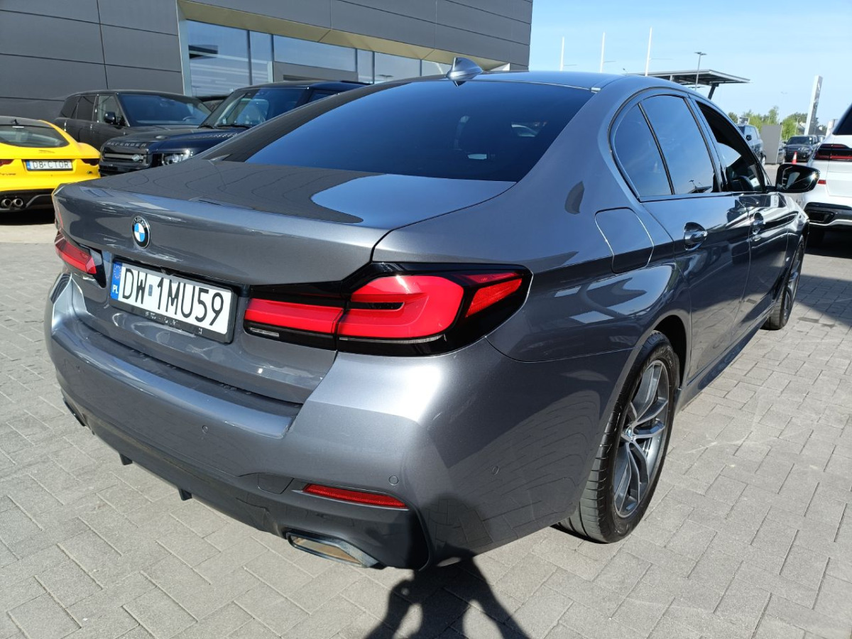 BMW 520d xDrive mHEV M Sport SEDAN - Седан: фото 3 BMW 520d xDrive mHEV M Sport SEDAN - Седан: фото 3
