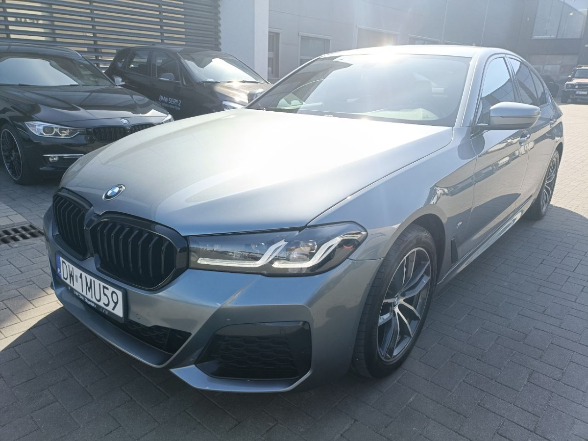 BMW 520d xDrive mHEV M Sport SEDAN - Седан: фото 2 BMW 520d xDrive mHEV M Sport SEDAN - Седан: фото 2