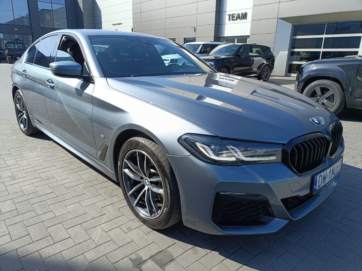 BMW 520d xDrive mHEV M Sport SEDAN - Седан: фото 1 BMW 520d xDrive mHEV M Sport SEDAN - Седан: фото 1