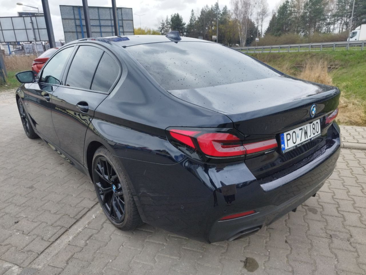BMW 530e xDrive M Sport SEDAN - Легковой автомобиль: фото 3 BMW 530e xDrive M Sport SEDAN - Легковой автомобиль: фото 3