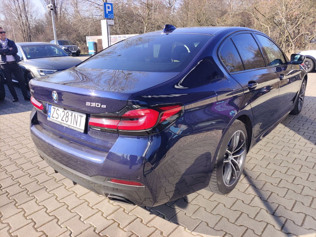 BMW 530e xDrive M Sport SEDAN - Седан: фото 3 BMW 530e xDrive M Sport SEDAN - Седан: фото 3