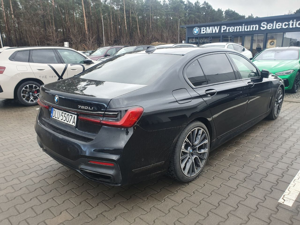BMW 750Li xDrive SEDAN - Легковой автомобиль: фото 3 BMW 750Li xDrive SEDAN - Легковой автомобиль: фото 3