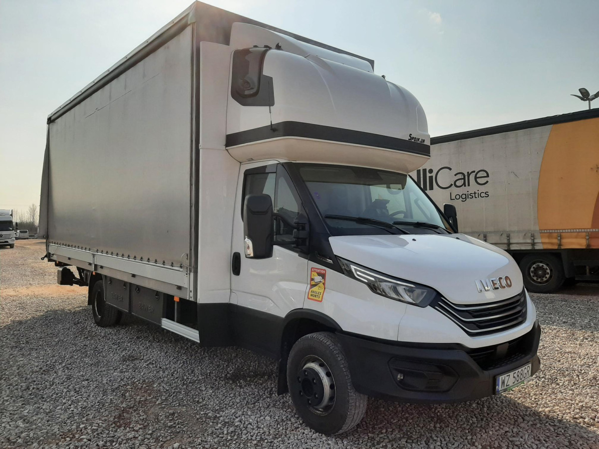 IVECO/JUSAM STANISŁAWJURKOWSKI 70C18/JU06 PLANDEKA Z WINDĄ - Тентованный фургон: фото 1 IVECO/JUSAM STANISŁAWJURKOWSKI 70C18/JU06 PLANDEKA Z WINDĄ - Тентованный фургон: фото 1