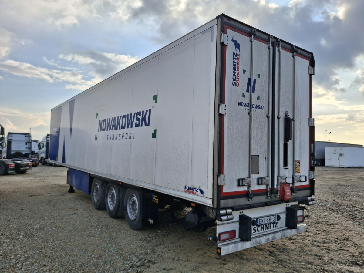 SCHMITZ CARGOBULL SCB*S3B IZOTERMA - Изотермический прицеп: фото 3 SCHMITZ CARGOBULL SCB*S3B IZOTERMA - Изотермический прицеп: фото 3