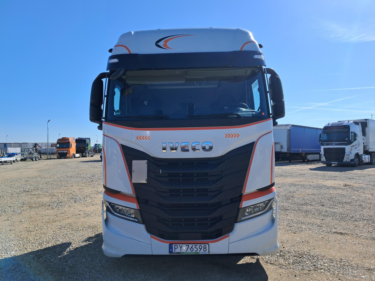 IVECO AS440ST/FP LT LNG CIĄGNIK SIODŁOWY - Тягач: фото 2 IVECO AS440ST/FP LT LNG CIĄGNIK SIODŁOWY - Тягач: фото 2