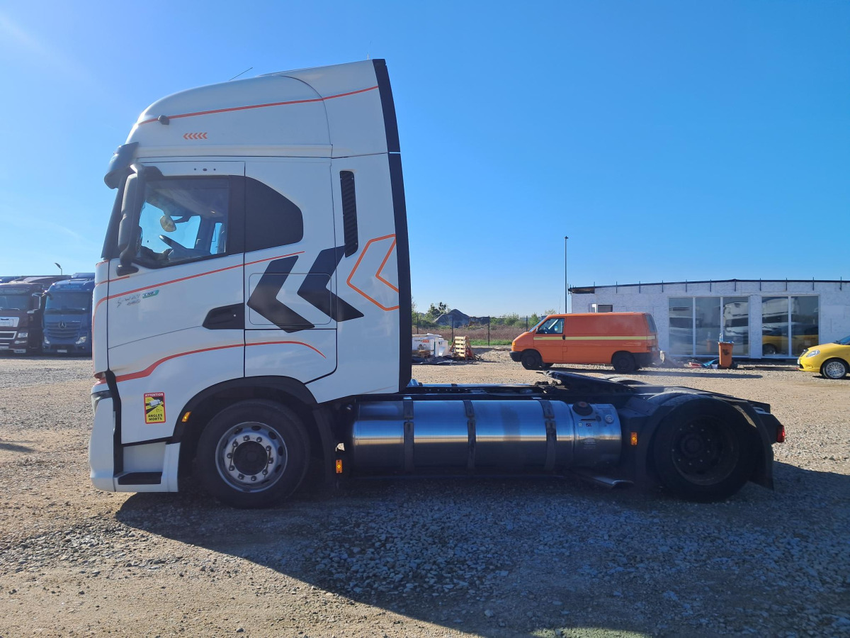 IVECO AS440ST/FP LT LNG CIĄGNIK SIODŁOWY - Тягач: фото 4 IVECO AS440ST/FP LT LNG CIĄGNIK SIODŁOWY - Тягач: фото 4