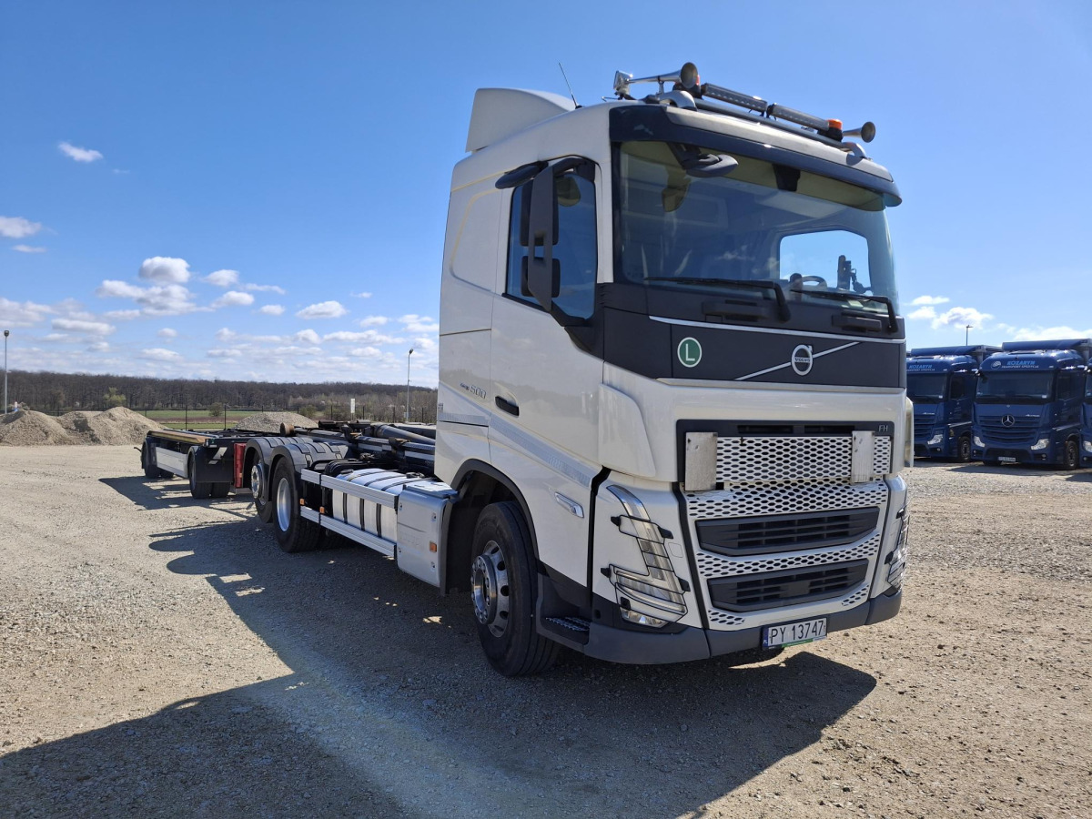 VOLVO FH HAKOWIEC - Крюковой мультилифт: фото 1 VOLVO FH HAKOWIEC - Крюковой мультилифт: фото 1
