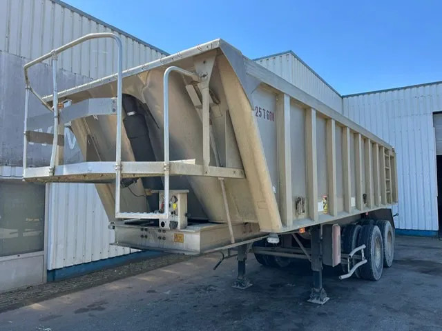 Benalu 2 Axle , 8 Tyres , Alu Tipper , Spring Suspension , Drum Brakes - Самосвальный полуприцеп: фото 1 Benalu 2 Axle , 8 Tyres , Alu Tipper , Spring Suspension , Drum Brakes - Самосвальный полуприцеп: фото 1