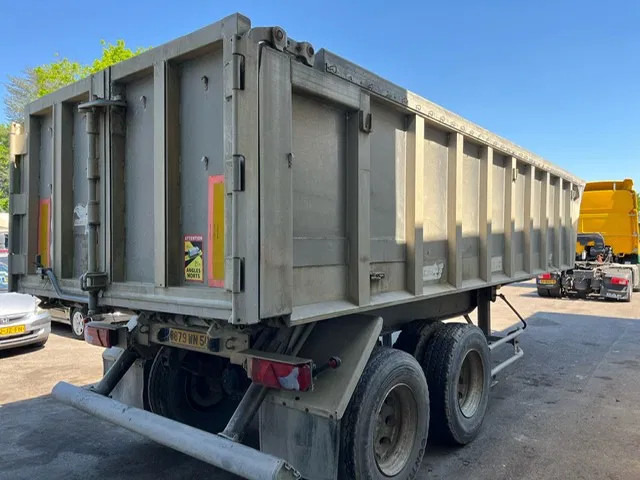 Benalu 2 Axle , 8 Tyres , Alu Tipper , Spring Suspension , Drum Brakes - Самосвальный полуприцеп: фото 2 Benalu 2 Axle , 8 Tyres , Alu Tipper , Spring Suspension , Drum Brakes - Самосвальный полуприцеп: фото 2