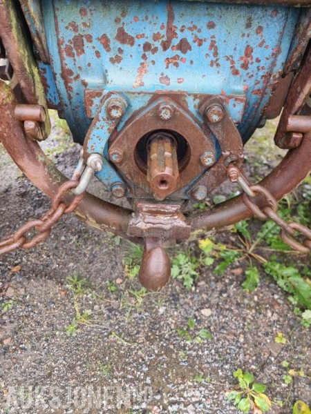 1972 Ford 3000 traktor med laster og skuffe - Трактор: фото 5 1972 Ford 3000 traktor med laster og skuffe - Трактор: фото 5