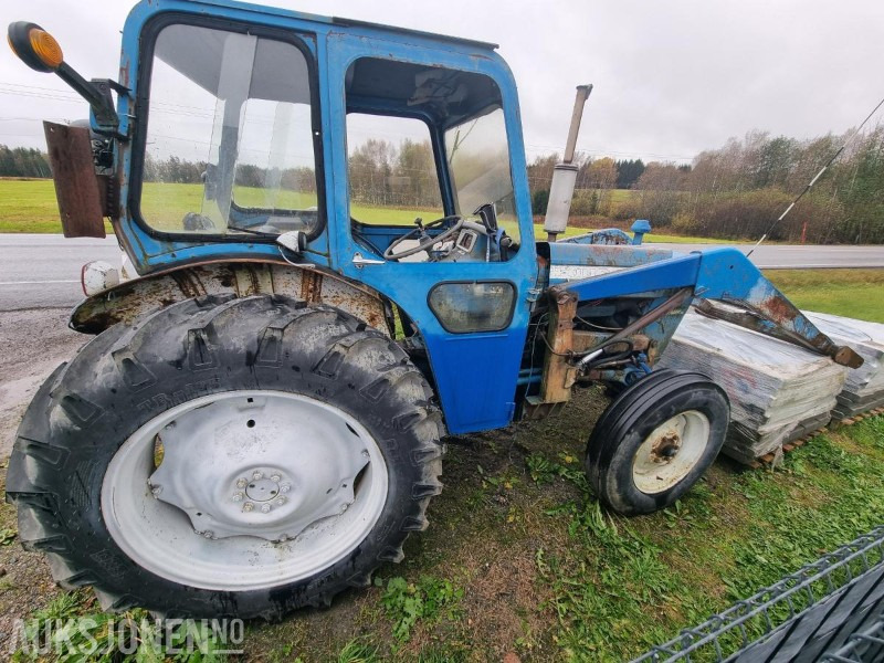 1972 Ford 3000 traktor med laster og skuffe - Трактор: фото 2 1972 Ford 3000 traktor med laster og skuffe - Трактор: фото 2
