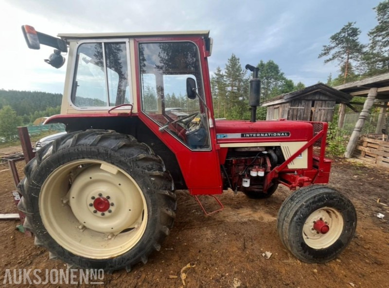 1975 International 674 traktor - Brukt til vedmaskin - Трактор: фото 2 1975 International 674 traktor - Brukt til vedmaskin - Трактор: фото 2