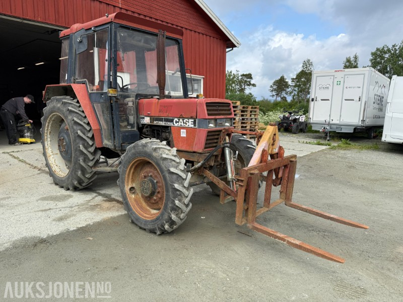 1987 CASE IH 633 traktor med skogkjettinger - Трактор: фото 2 1987 CASE IH 633 traktor med skogkjettinger - Трактор: фото 2