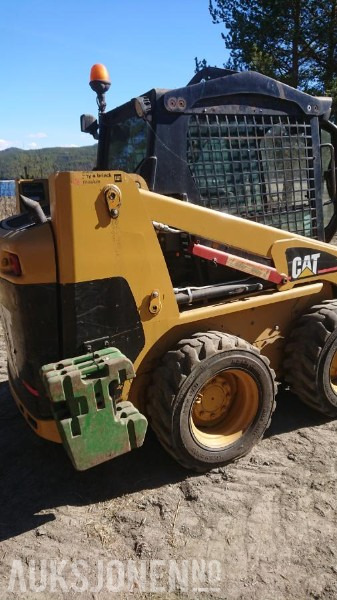 2002 Cat 216 kompaktlaster med motorvarmer - Мини-погрузчик с бортовым поворотом: фото 4 2002 Cat 216 kompaktlaster med motorvarmer - Мини-погрузчик с бортовым поворотом: фото 4