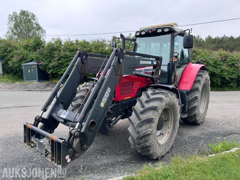 2004 Massey Ferguson 6480 Dynashift - Frontlaster med hydraulisk redskapslås - Fronthydraulikk - 40 km - Fjærende hytte - tredje funksjon - Трактор: фото 1 2004 Massey Ferguson 6480 Dynashift - Frontlaster med hydraulisk redskapslås - Fronthydraulikk - 40 km - Fjærende hytte - tredje funksjon - Трактор: фото 1
