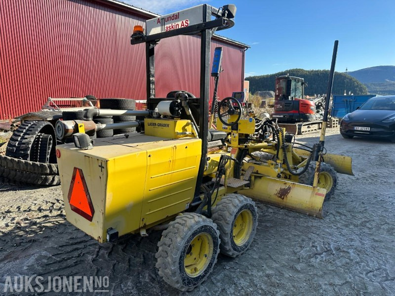 2008 Laser Grader Høvel med maskinstyring og laser - Строительное оборудование: фото 3 2008 Laser Grader Høvel med maskinstyring og laser - Строительное оборудование: фото 3