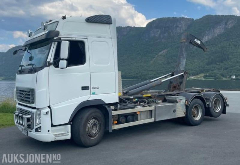 2009 Volvo FH16 Krokløft - 6x2 - Nylig EU godkjent - Tippkasse - Maskinflak - 3 stk containerkasser - 2 dekksett - Крюковой мультилифт: фото 1 2009 Volvo FH16 Krokløft - 6x2 - Nylig EU godkjent - Tippkasse - Maskinflak - 3 stk containerkasser - 2 dekksett - Крюковой мультилифт: фото 1