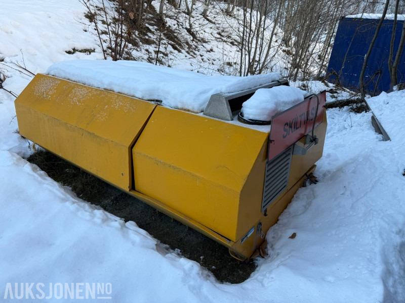 Строительное оборудование 2010 Skiltvasker, feiekost og sandspreder: фото 1