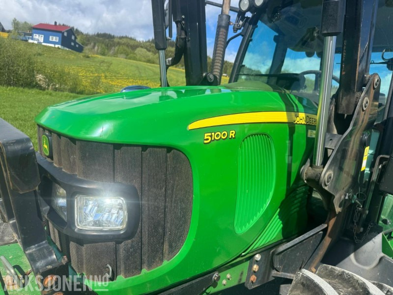 2012 John Deere 5100R 40 km med laster - Трактор: фото 4 2012 John Deere 5100R 40 km med laster - Трактор: фото 4